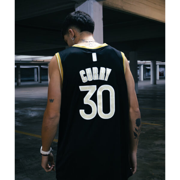 Camiseta-Golden-Negra-4 Camiseta Golden State Select Series // Nº30 Curry